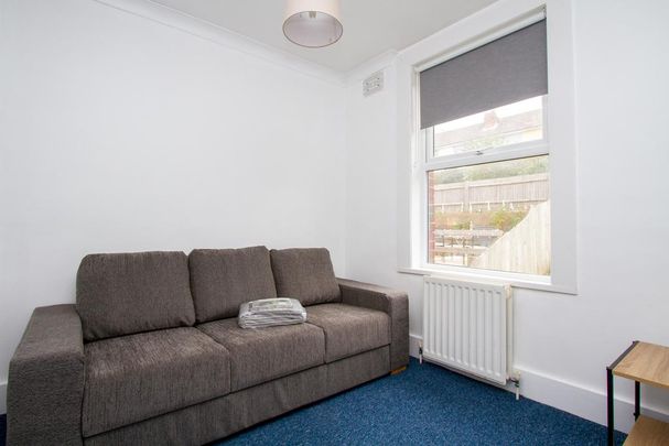 4 bedroom house to rent - Photo 1