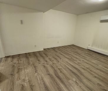 For Lease - 124 DAFFODIL Place, Brampton, Ontario - Photo 5