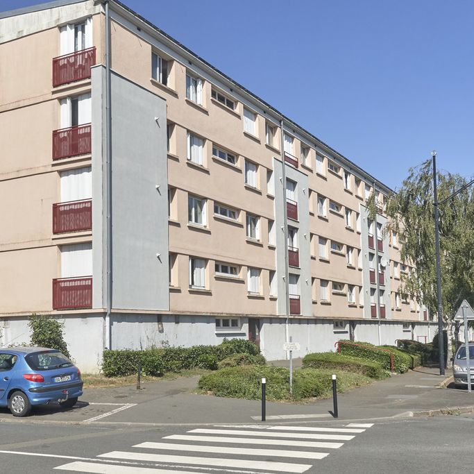 Appartement SABLE SUR SARTHE T4 - Photo 1