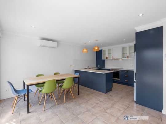 Charming 3-Bedroom Townhouse in the Heart of Cowes - Photo 1