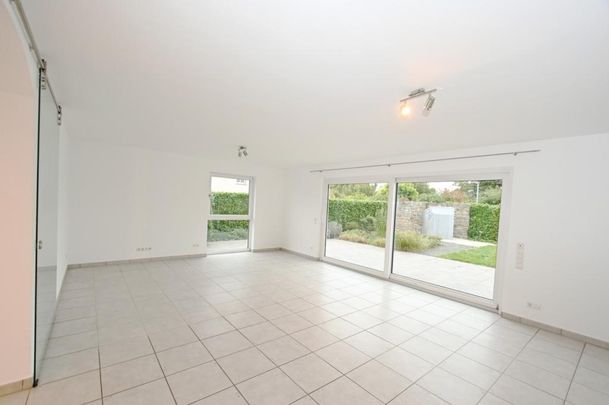 Naturnahes Familienhaus in sehr guter Lage von Zornheim! - Photo 1