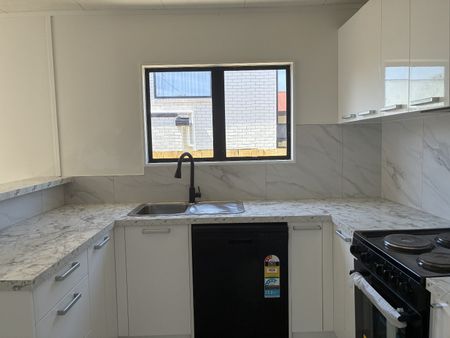 Modern, Fresh & Perfectly Positioned - Photo 3