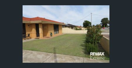 3X1 Home with Pool - Photo 5