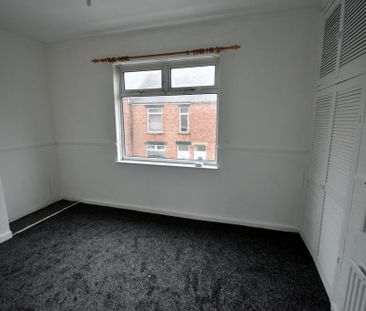 3 bedroom terraced house to rent - Photo 6