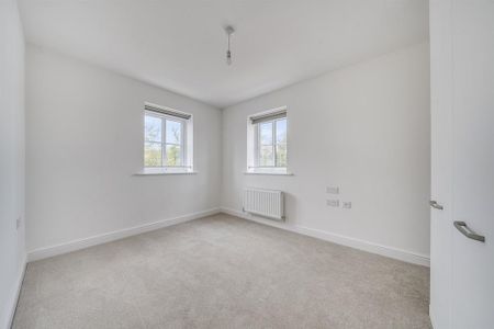 3 bedroom semi-detached house to rent - Photo 3