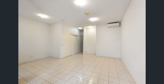 Fully Furnished - Sophisticated 1-Bedroom Apartment in the Heart of South Bank - Photo 1