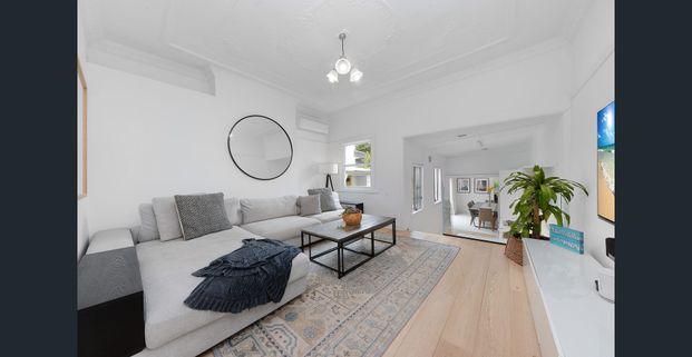 Renovated Character Cottage beside Cooper Park - Photo 1