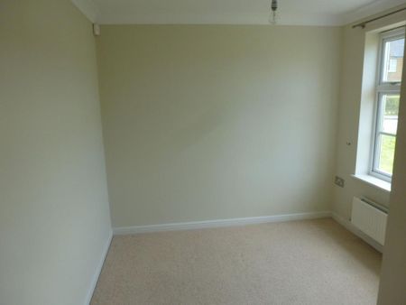 3 bedroom end of terrace house to rent - Photo 2