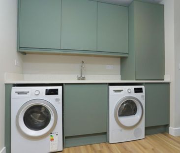 5 bedroom detached house to rent - Photo 2