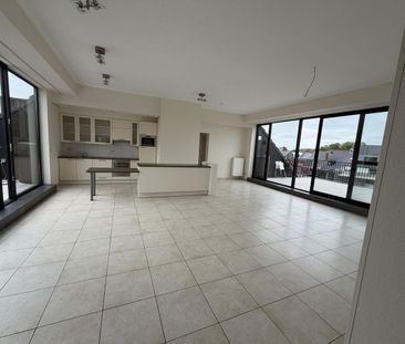 Penthouse te huur in Mechelen-aan-de-Maas voor € 1.200 met 3 slaapk... - Photo 1