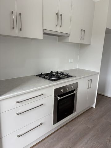 2 Bedroom home in quiet setting - Photo 3