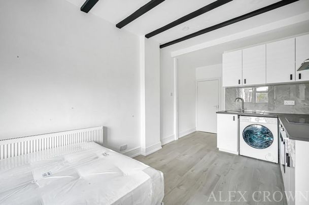 Studio to rent - Photo 1