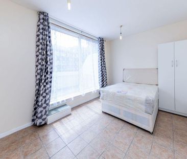 3 bedroom maisonette to rent - Photo 3