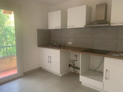 Location Appartement 4 pièces 82m² PUGET VILLE 83390 - Photo 1