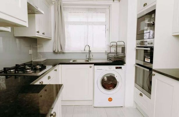 Room in a Shared Flat, Dryburgh House, SW1V - Photo 1