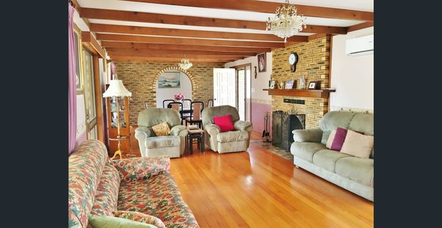 4 bedroom home with Rural outlook in town - Photo 1