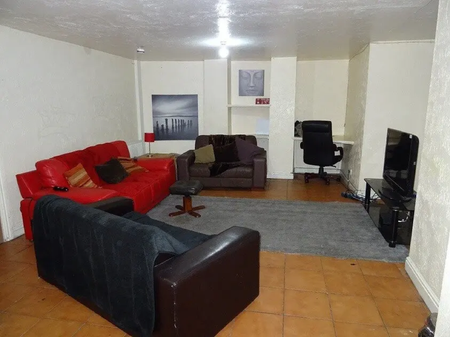 7 Bed - 85 Headingley Avenue, Headingley, Leeds - LS6 3ER - Student - Photo 2