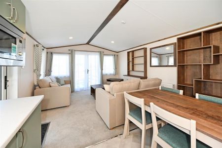 2 bedroom property to rent - Photo 2