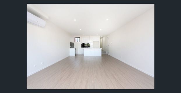 Stylish, Secure & Superbly Located in the Heart of Preston - Photo 1