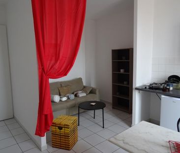 Location Appartement 1 pièce 20m² - Photo 4