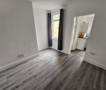 2 bed Terraced - To Let - Photo 2