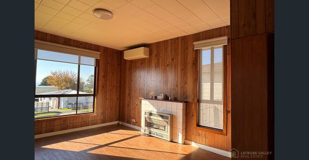 3 bedroom light-filled home - Photo 1