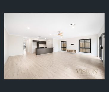 Large Family Home with Easy-Care Garden and Covered Outdoor Area - Photo 2