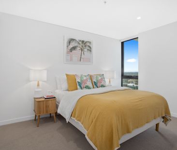 Spacious Apartment with Incredible Views - Photo 1