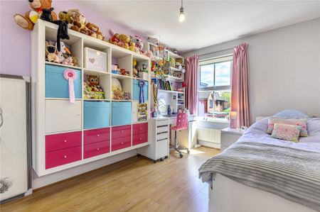 4 bedroom semi-detached house to rent - Photo 3