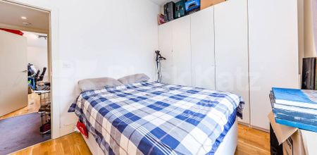 Spacious modern one bed with access to a communal garden - Photo 5