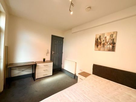 5 bedroom terraced house to rent - Photo 2