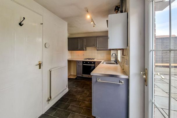 3 bedroom terraced house to rent - Photo 1