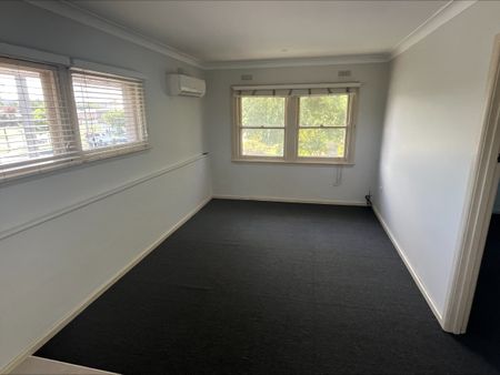 Renovated One Bedroom Unit - Photo 2