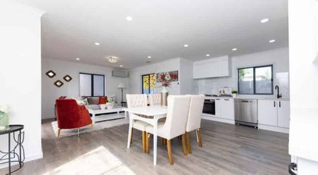 Two level House in Onehunga - Photo 2