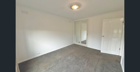 Charming 1-bedroom, 1-bathroom unit - Photo 2