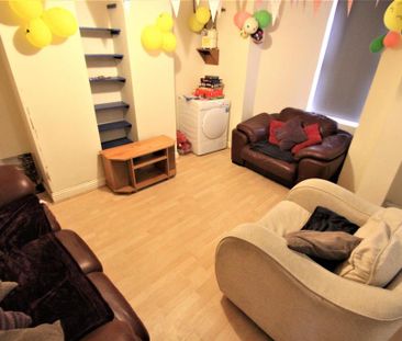 5 bedroom terraced house to rent - Photo 4