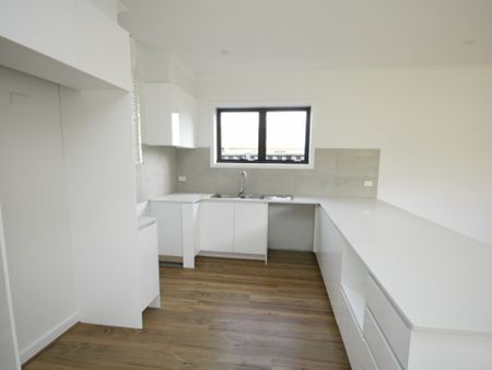 LIKE NEW HOUSE - Photo 3