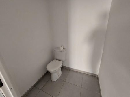 location Appartement T3 DE 57.7m² À NIMES - Photo 4