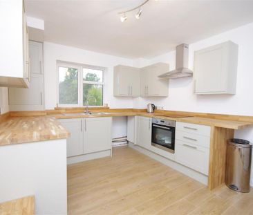 2 bedroom maisonette to rent - Photo 4