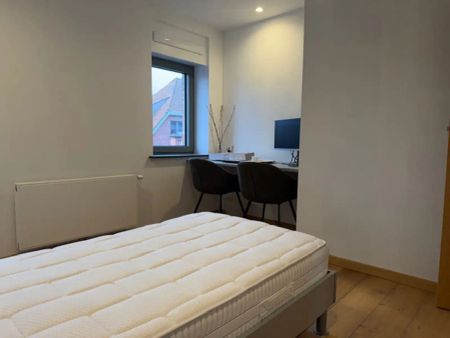 Totaal gerenoveerde en energiezuinige woning met tuin. - Foto 2