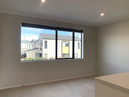 Unit 3, 2 Rangitamiro Place, Hobsonville, Auckland - Photo 4