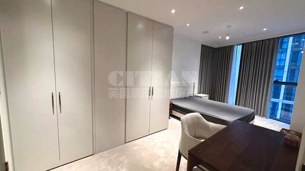 Thames City, Carnation Way, London, SW8 - Photo 1