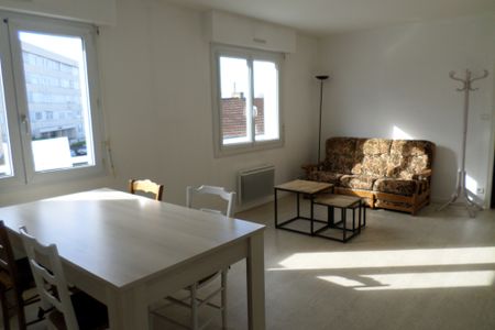 A LOUER APPT. T.2 MEUBLE PROCHE GARE - Photo 2