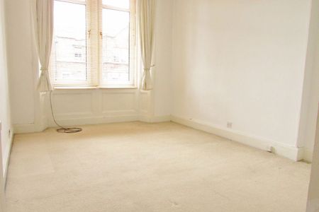 2 Bed Flat - Photo 3