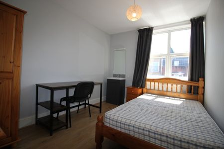 4 Bed Terraced House, Portswood Road, SO17 - Photo 3