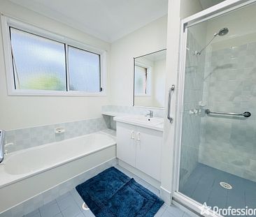 1/4 Harvey Place, North Nowra NSW 2541 - Photo 2