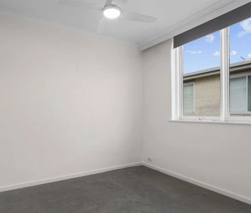 Boutique Park-Side Living in Prestigious St Kilda Hill - Photo 4