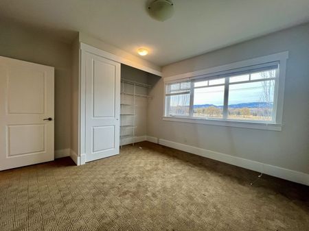 1 Bdrm Suite Across from Golf Course - Photo 3