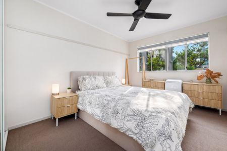 Furnished One-Bedroom Apartment with Balcony & Natural Light! - Photo 5