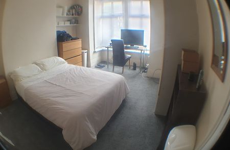 4 Bed - 68 Chapel Lane, Headingley, Leeds - LS6 3BW - Student - Photo 2